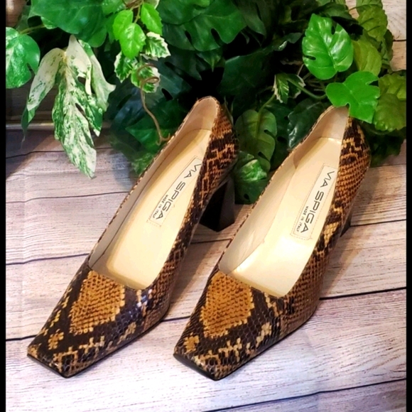 Via Spiga Snakeskin Square Toe Pump - Picture 3 of 11